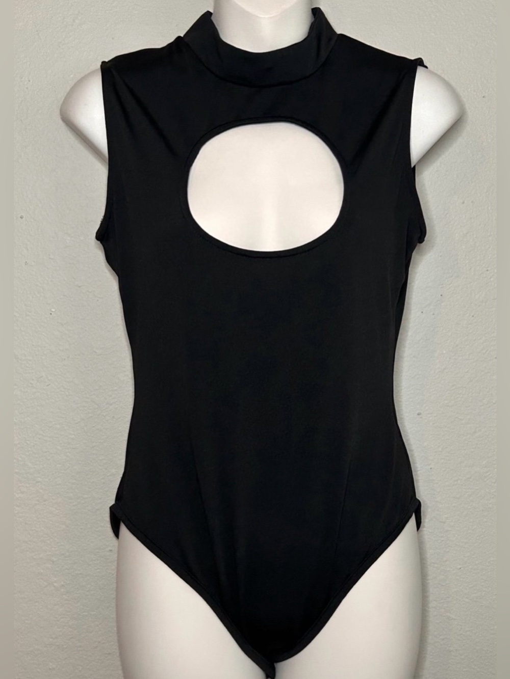 NWOT Leg Avenue Black Keyhole Sexy Bodysuit Size M